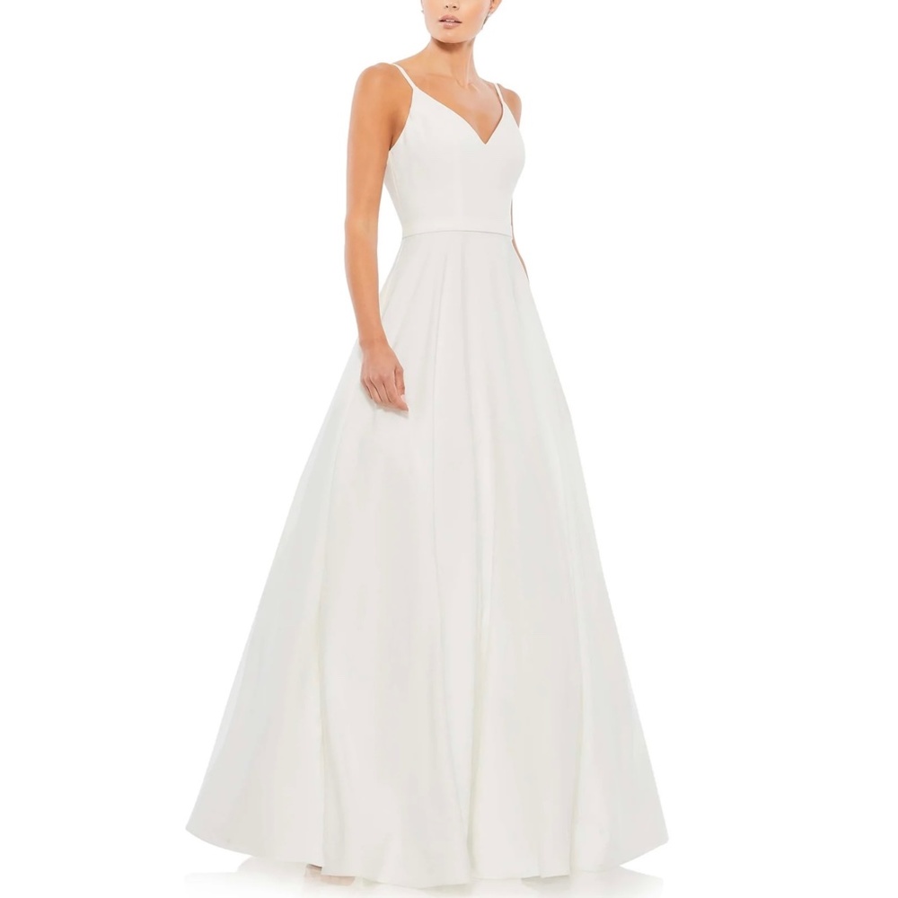 NEW Mac Duggal Ieena 48855 White V-Neck Classic A-Line Ballgown Size 10